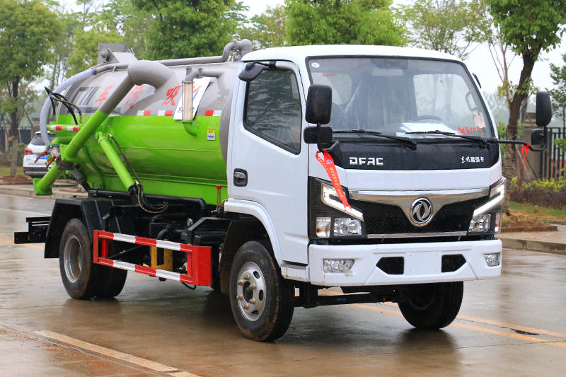 在操作吸污車(chē)時(shí)有哪些需要注意的<div   id=